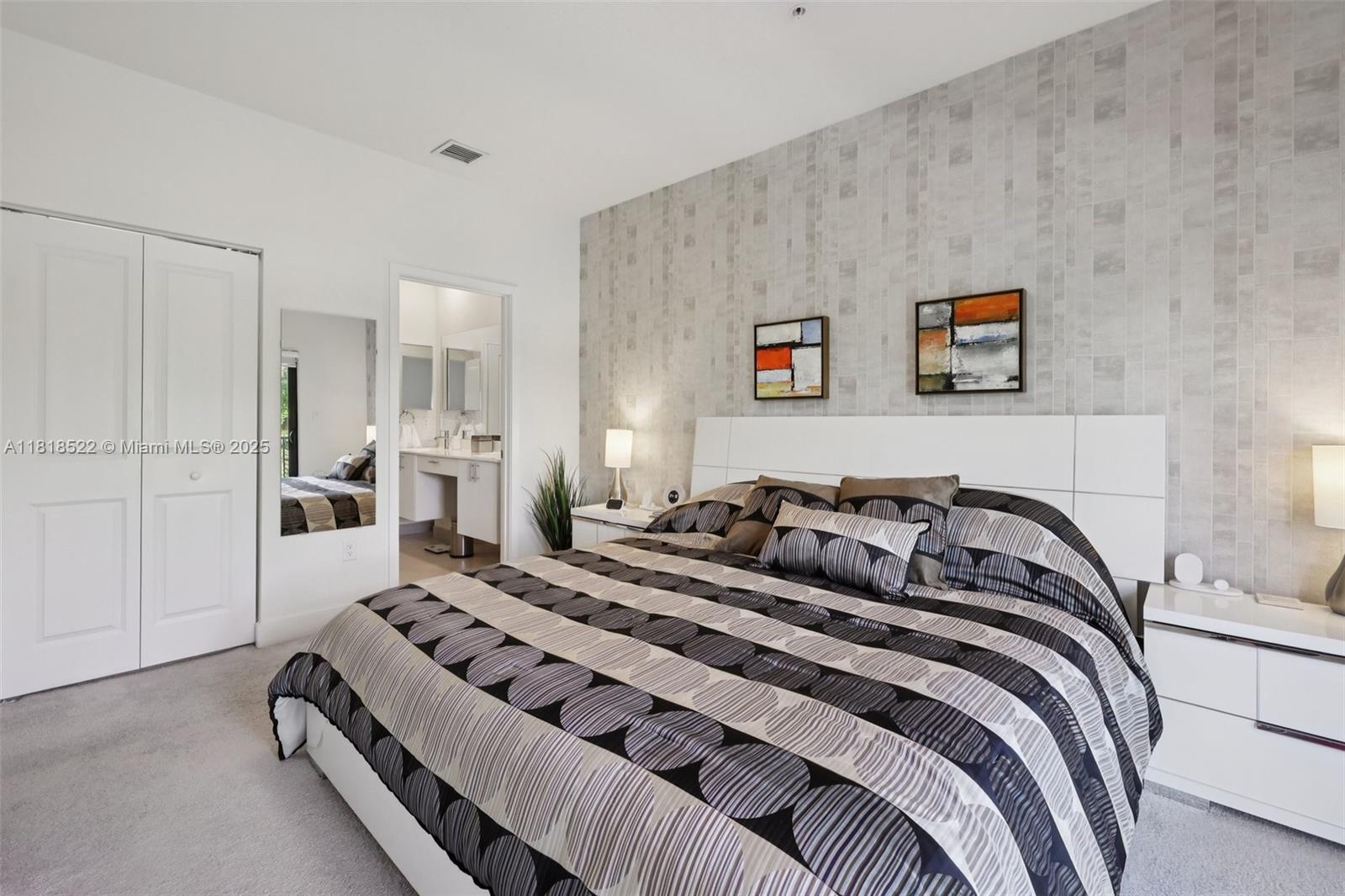 DOWNTOWN DORAL SOUTH PHAS - Residential