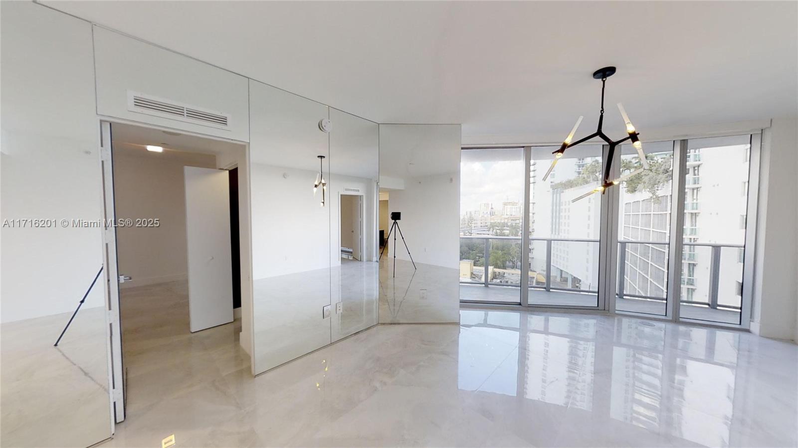 488 NE 18 st 801