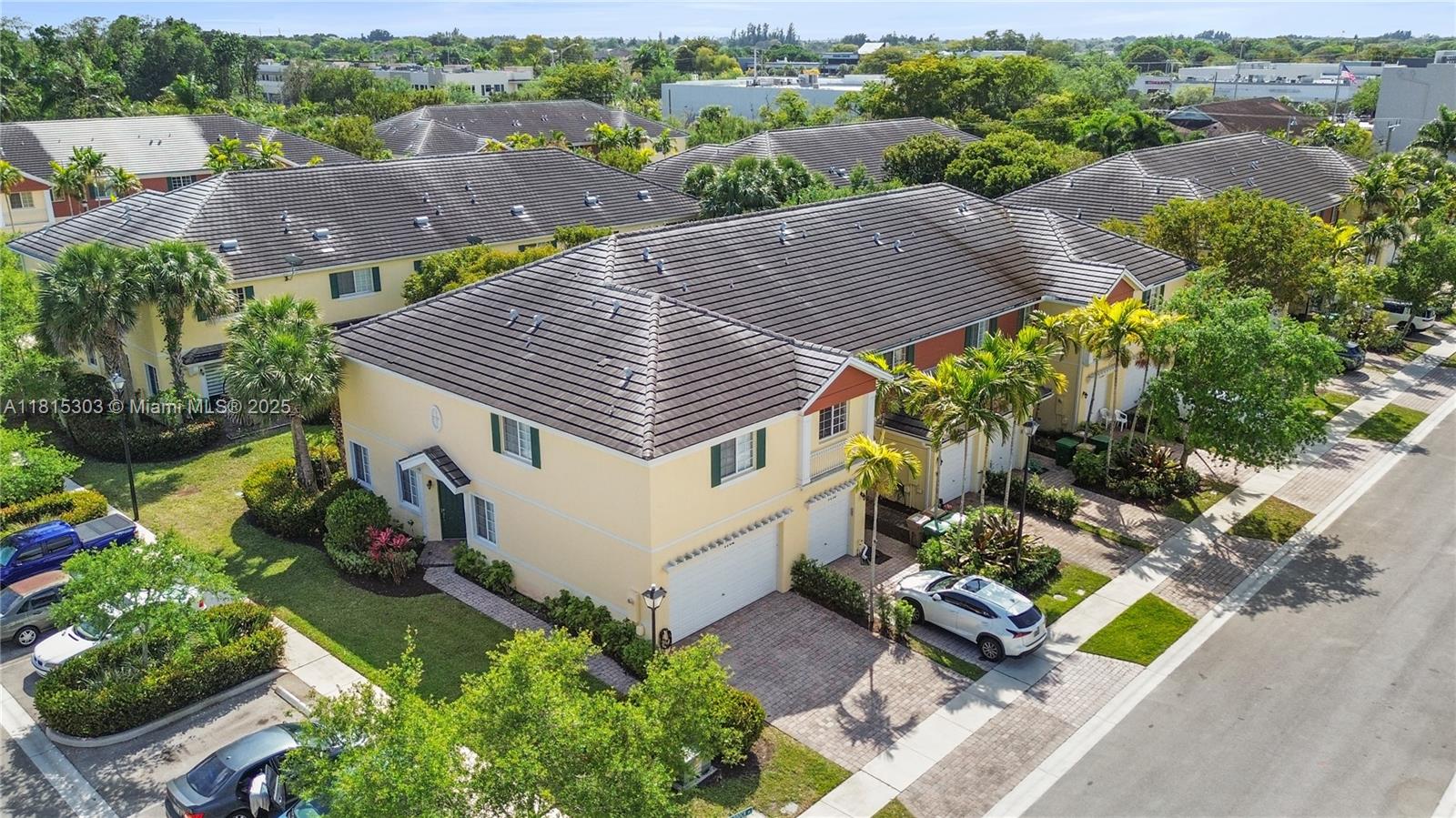 Gorgeous corner townhouse located in SADDLE BRIDGE Davie with super low $220/month maintenance fee! The
property features 3 bedrooms with a huge primary suite that offers a walk-in closet and bath, 2.5 bathrooms, a
spacious 2-car GARAGE, extended PAVER patio-perfect for BBQs. The property includes NEWER A/C and lots of
natural light entering through HURRICANE-IMPACT WINDOWS and beautiful WOOD FLOORING. Features
include a wonderful open-concept living/dining area, spectacular kitchen with stainless steel appliances, granite
countertops, and excellent cabinetry. This property is located near shopping, dining, and universities such as Nova and FAU, perfect for families with students. The lake community offers a pool and play area. NO rental restrictions-great for homeowners or INVESTORS!
