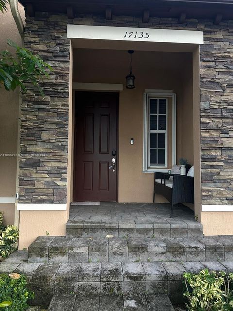 17135 SW 96 ST Miami FL 33196