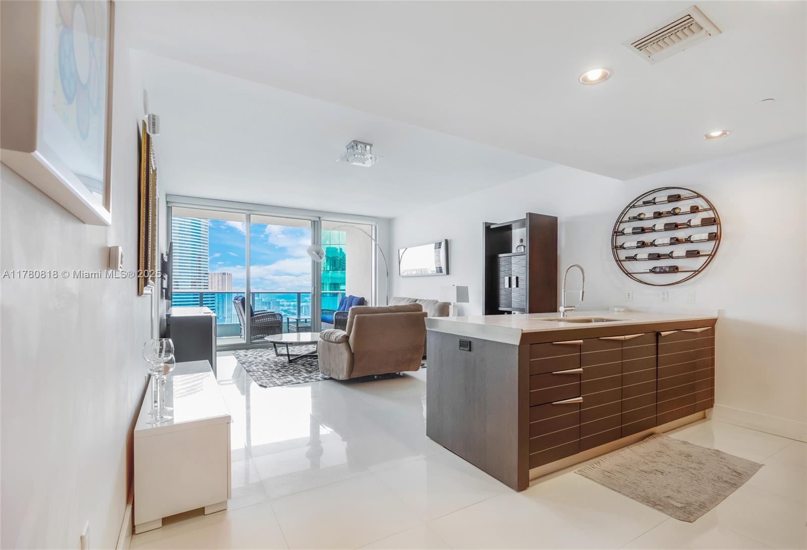 Rental Property at 200 Biscayne Boulevard Way 3912, Miami, Broward County, Florida - Bedrooms: 1 
Bathrooms: 2  - $4,100 MO.