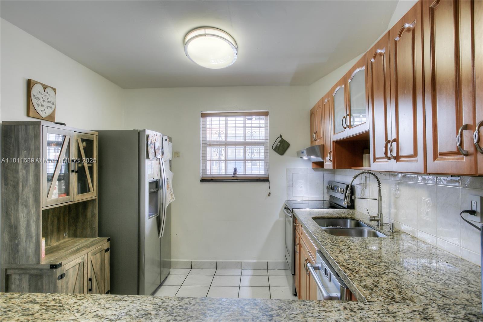 834 W 80th Pl