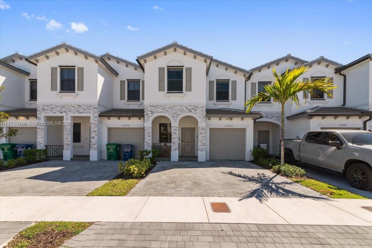 Property for Sale at 13378 Sw 287th Ter, Homestead, Miami-Dade County, Florida - Bedrooms: 3 
Bathrooms: 3  - $484,000
