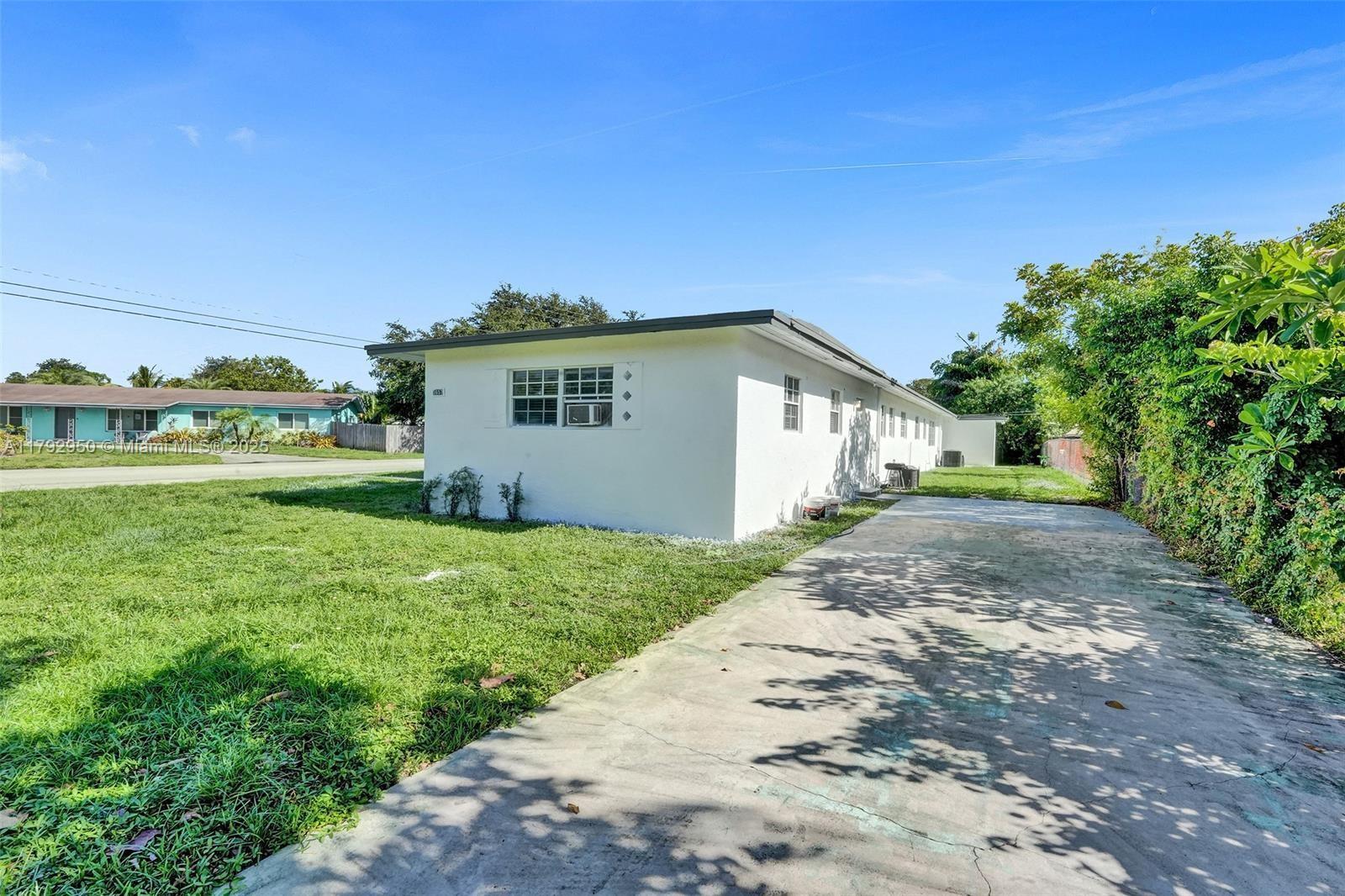 HOLLYWOOD BEACH HEIGHTS S - Residential Income