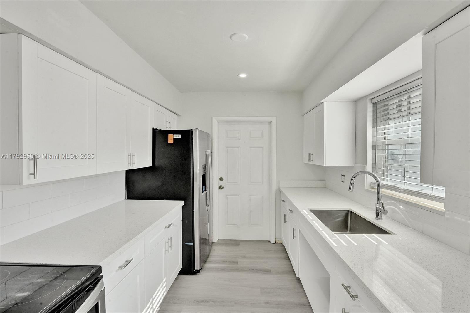 HOLLYWOOD BEACH HEIGHTS S - Residential Income