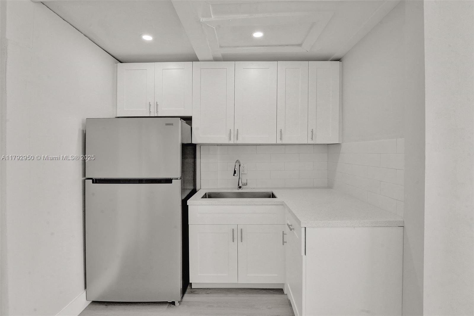 HOLLYWOOD BEACH HEIGHTS S - Residential Income