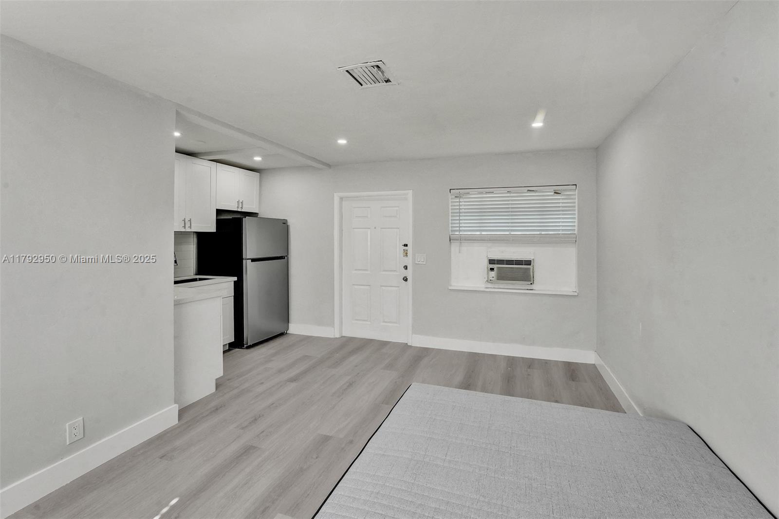 HOLLYWOOD BEACH HEIGHTS S - Residential Income