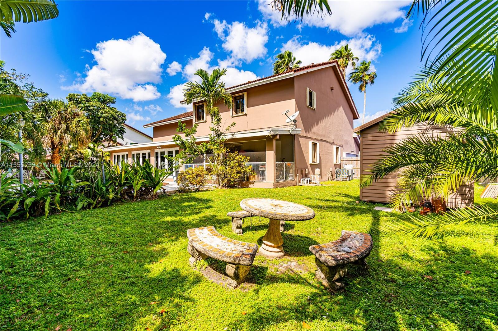NORTH LINKS COUNTRY CLUB - Residential