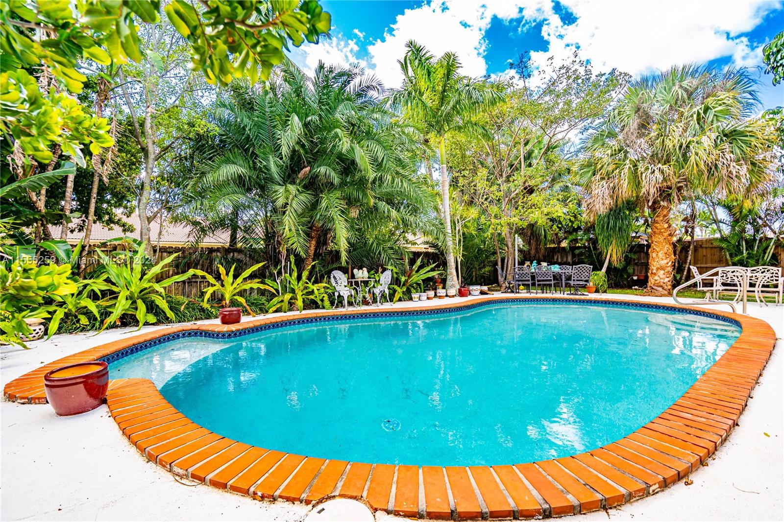 NORTH LINKS COUNTRY CLUB - Residential