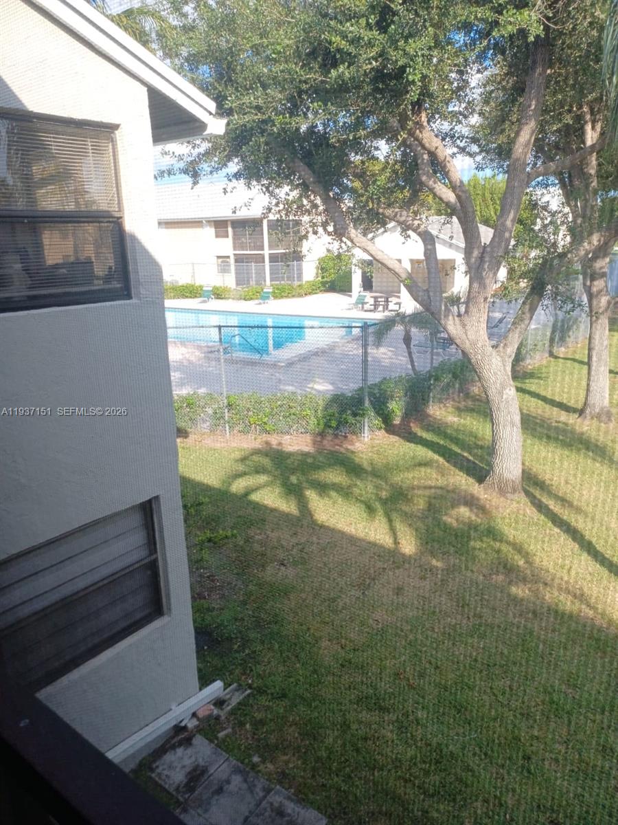 LAKESHORE CONDO 4 - Residential