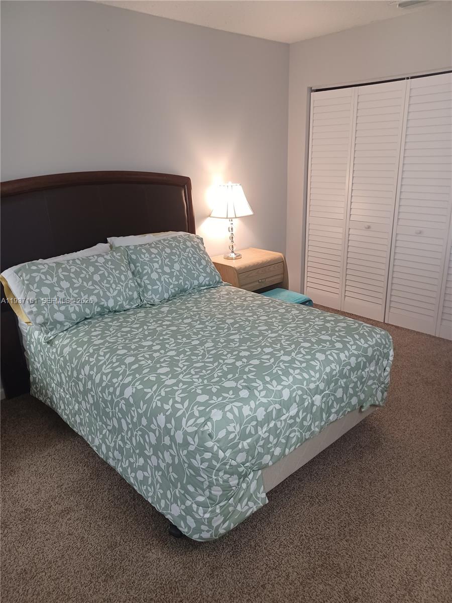 LAKESHORE CONDO 4 - Residential