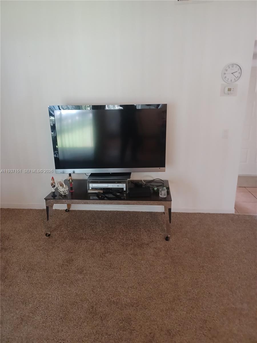 LAKESHORE CONDO 4 - Residential