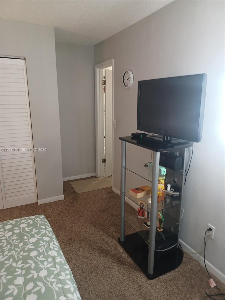 LAKESHORE CONDO 4 - Residential