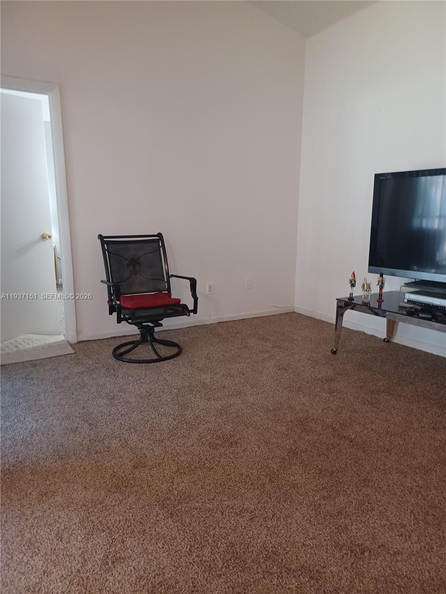 LAKESHORE CONDO 4 - Residential