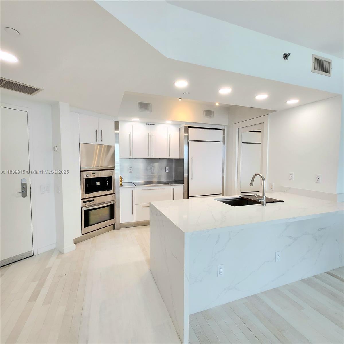 ICON CONDO - Residential Lease