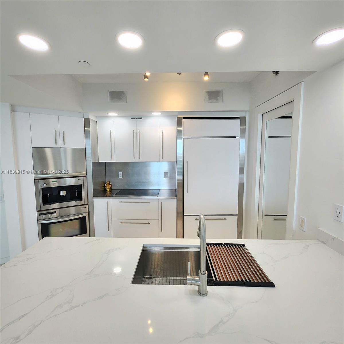 ICON CONDO - Residential Lease