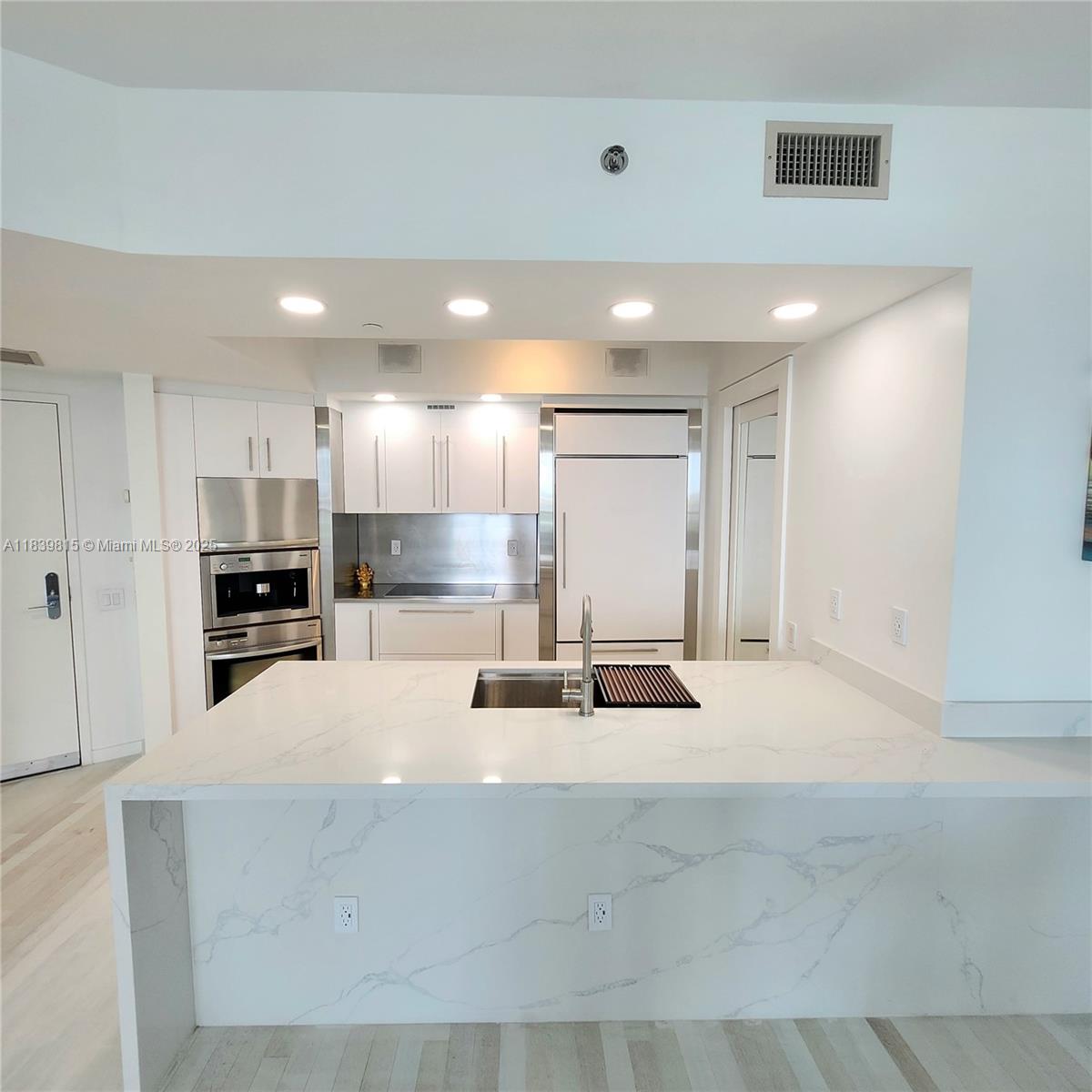 ICON CONDO - Residential Lease