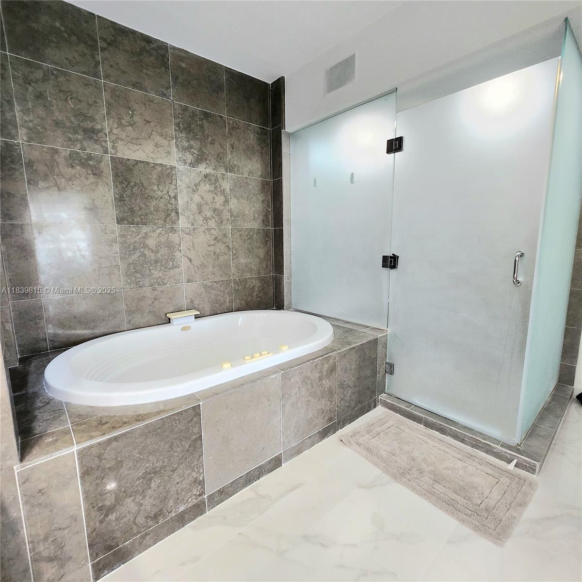 ICON CONDO - Residential Lease