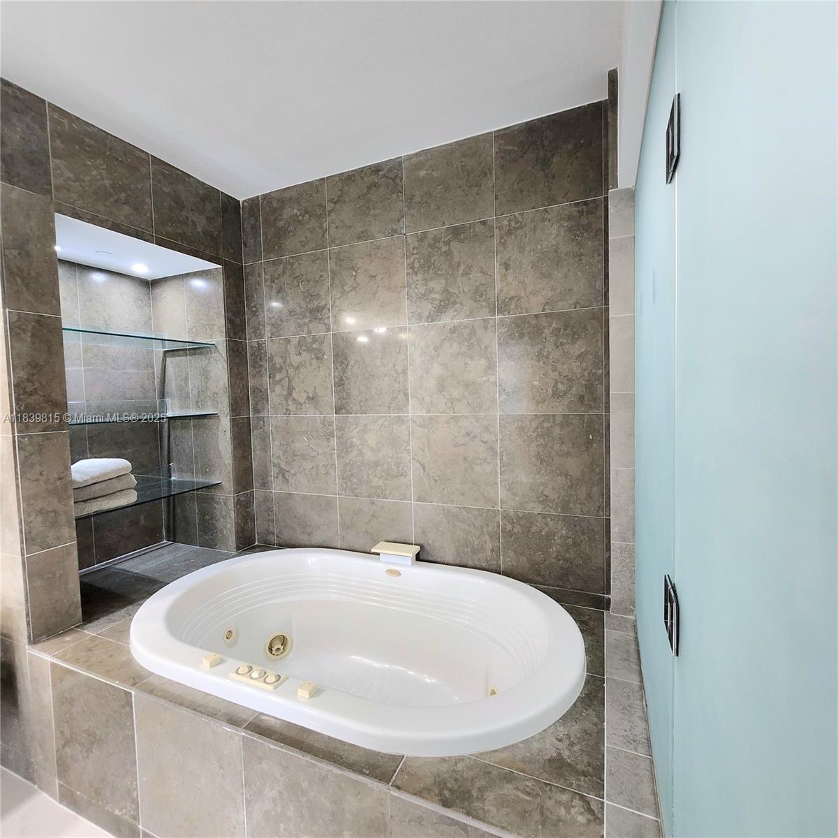 ICON CONDO - Residential Lease