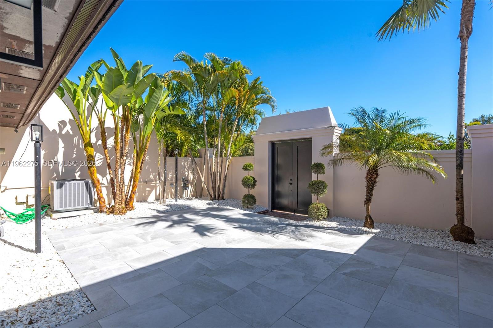 MIAMI LAKES GOLF COURSE V - Residential