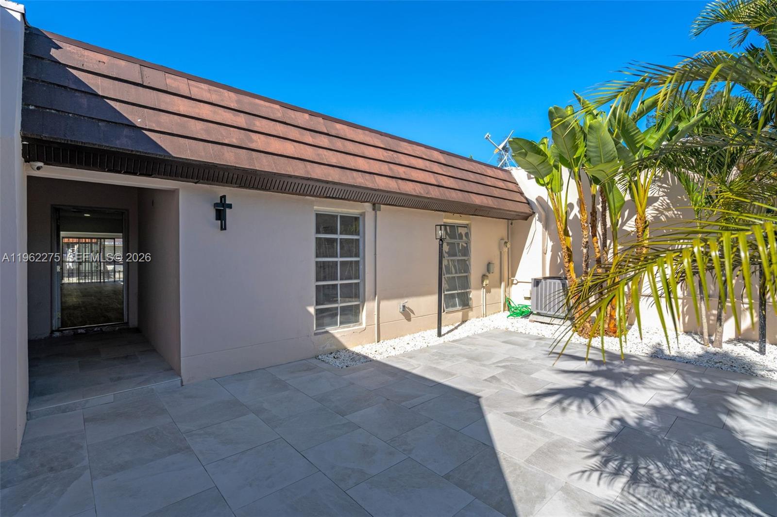 MIAMI LAKES GOLF COURSE V - Residential