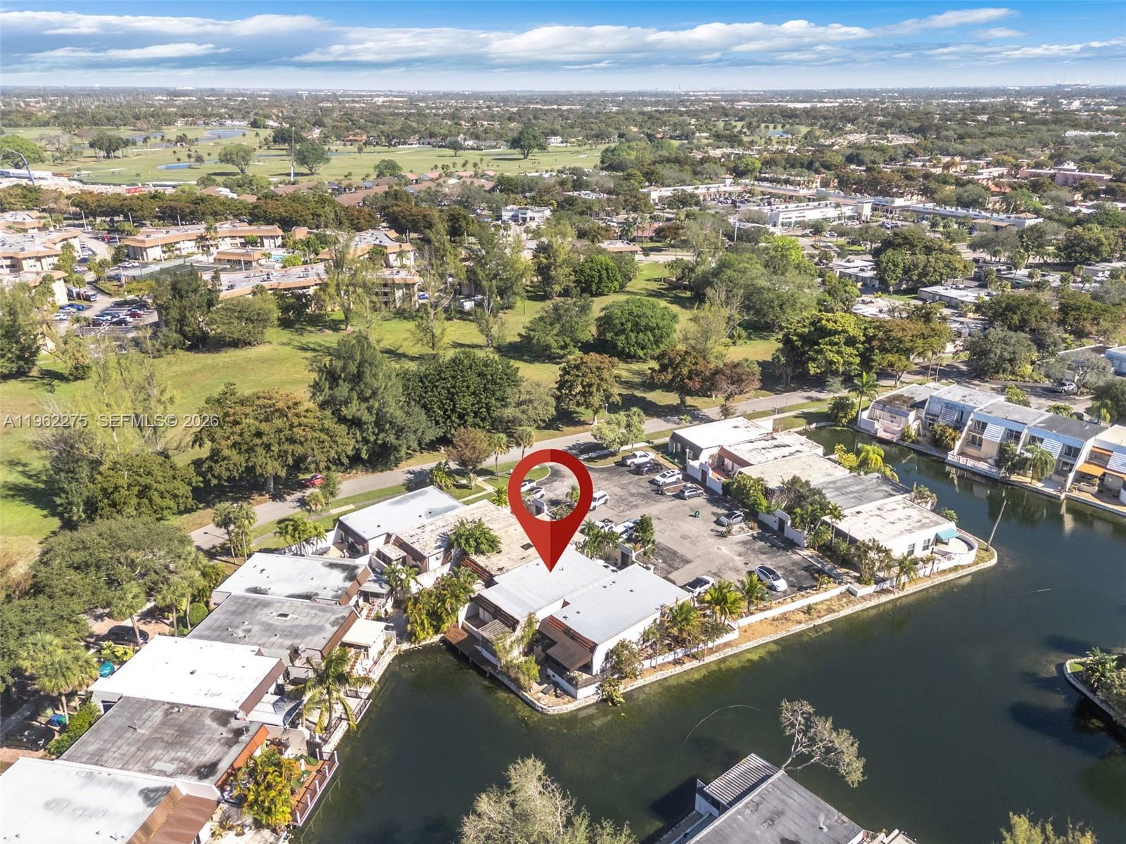 MIAMI LAKES GOLF COURSE V - Residential