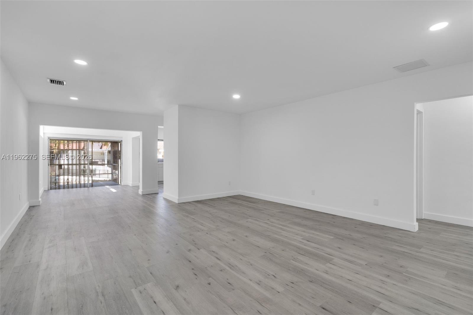 MIAMI LAKES GOLF COURSE V - Residential