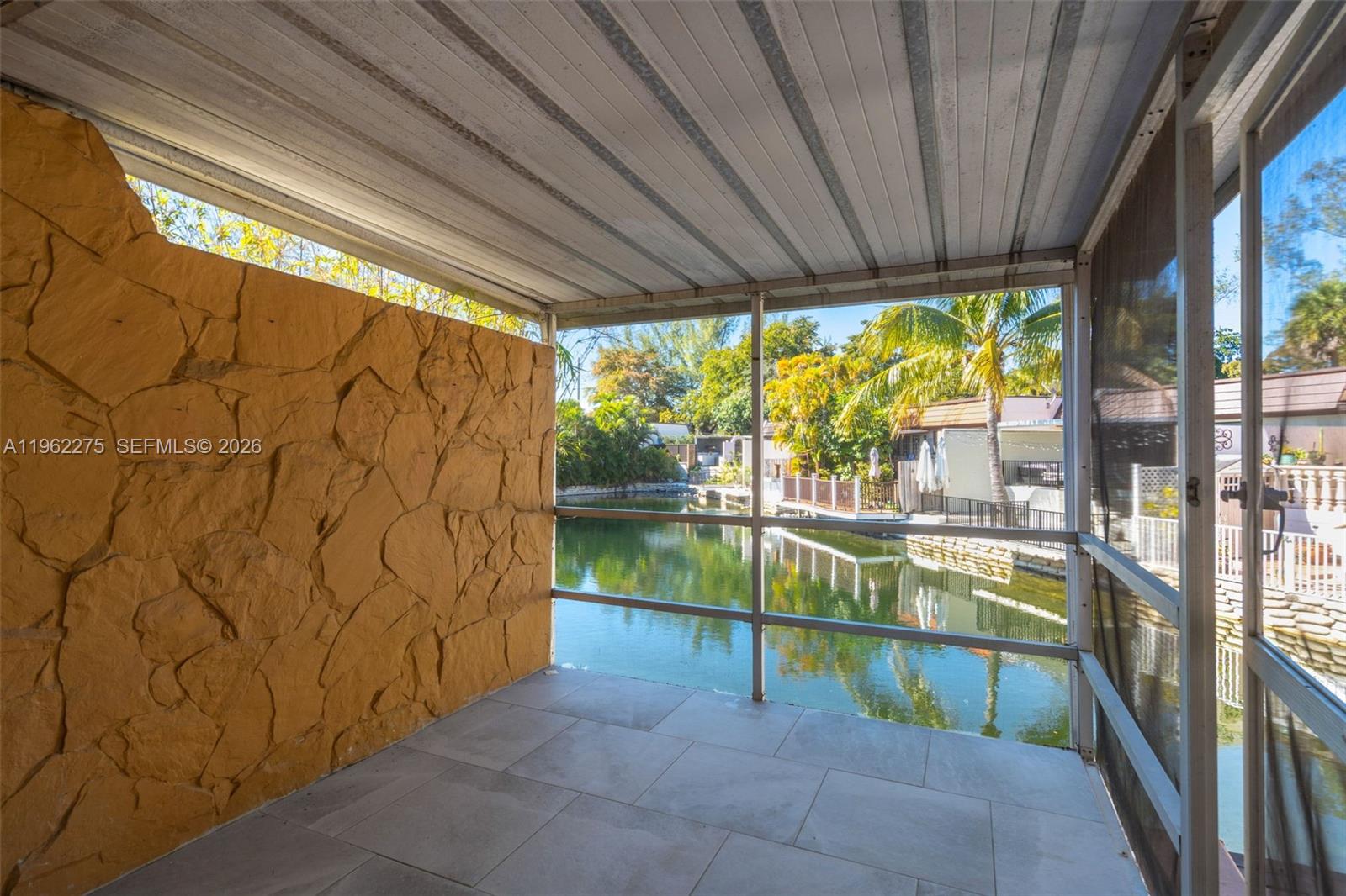 MIAMI LAKES GOLF COURSE V - Residential