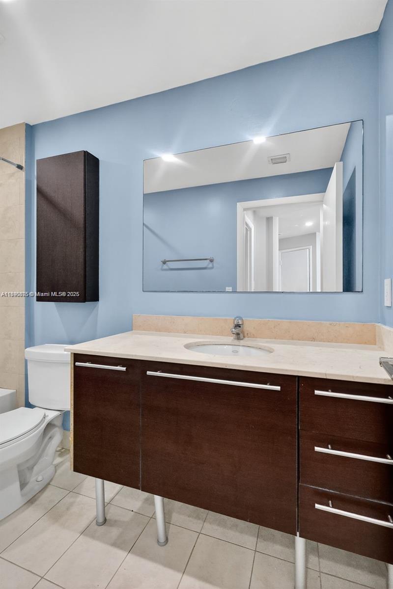 QUANTUM ON THE BAY CONDO - Residential