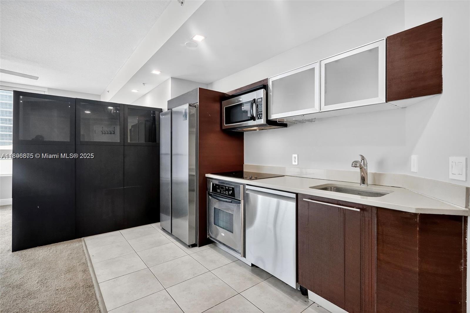 QUANTUM ON THE BAY CONDO - Residential
