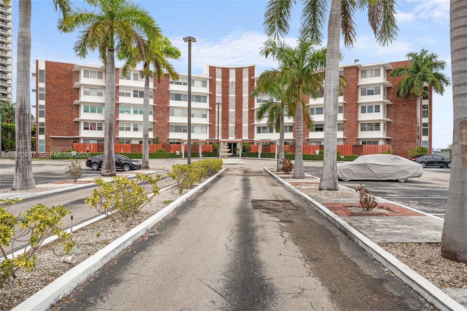 1700 NE 105th St 505