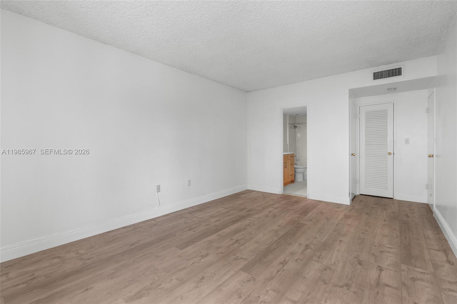 THE SHORES CONDO - Residential