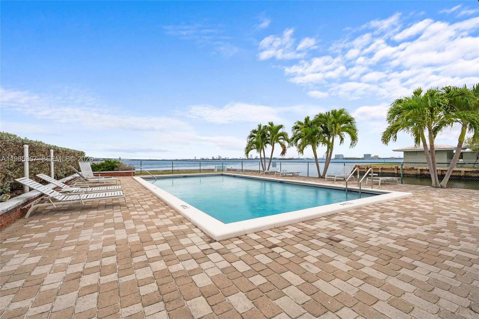 THE SHORES CONDO - Residential