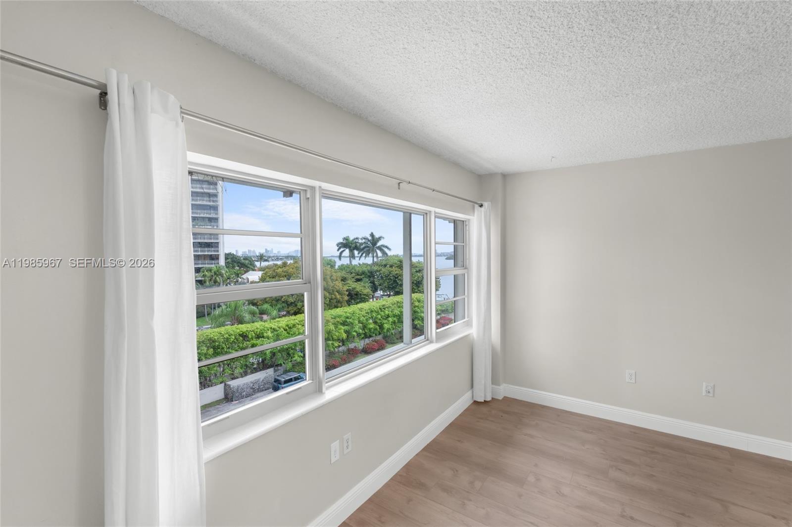 THE SHORES CONDO - Residential