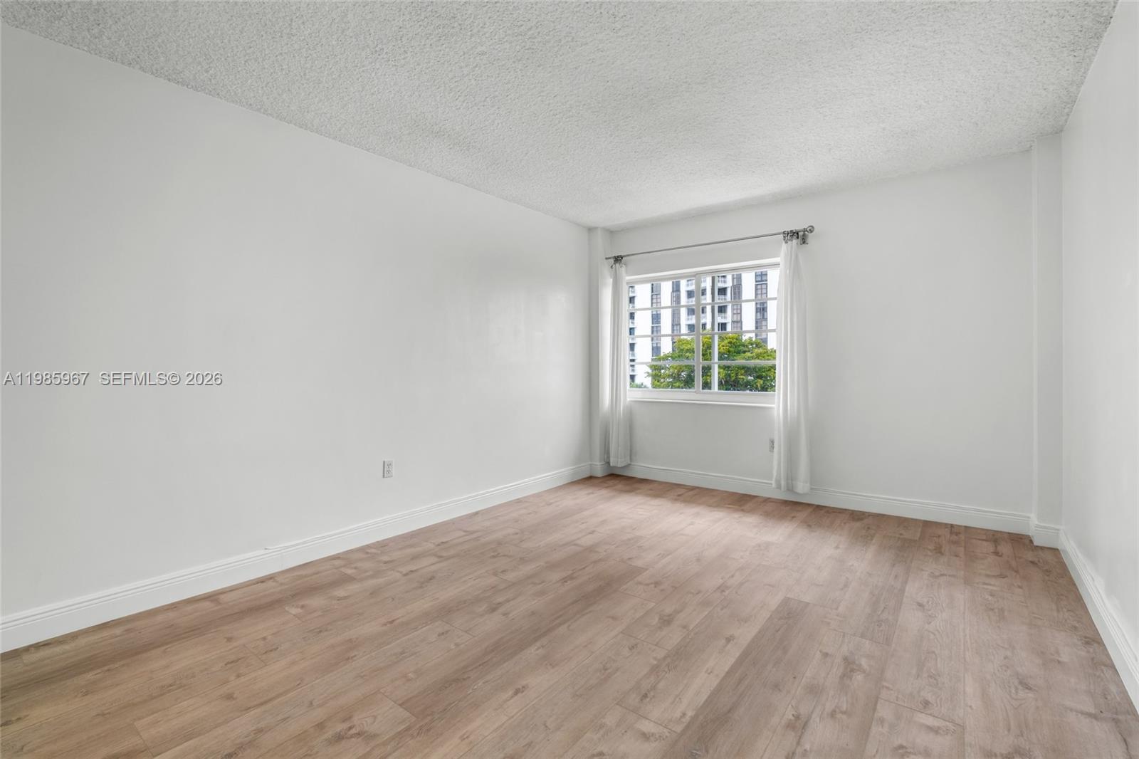 THE SHORES CONDO - Residential