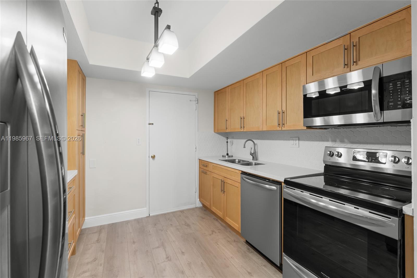 THE SHORES CONDO - Residential