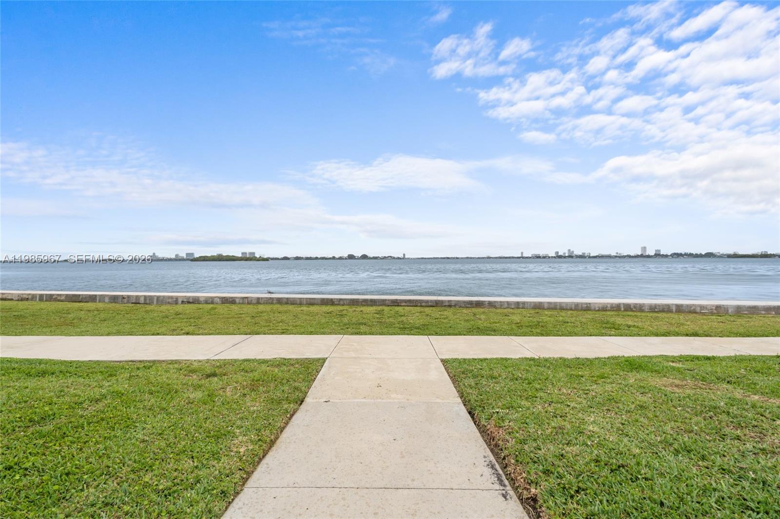 THE SHORES CONDO - Residential