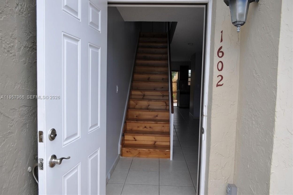 TERRA LAKE VILLAS CONDO - Residential Lease