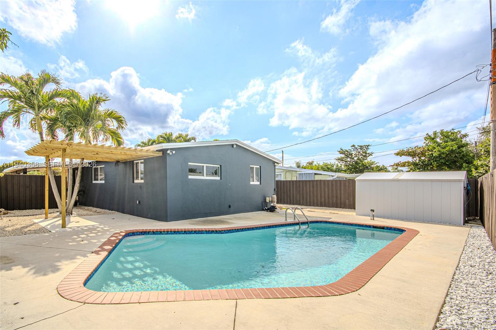 COLLIER ESTATES FIFTH ADD - Residential