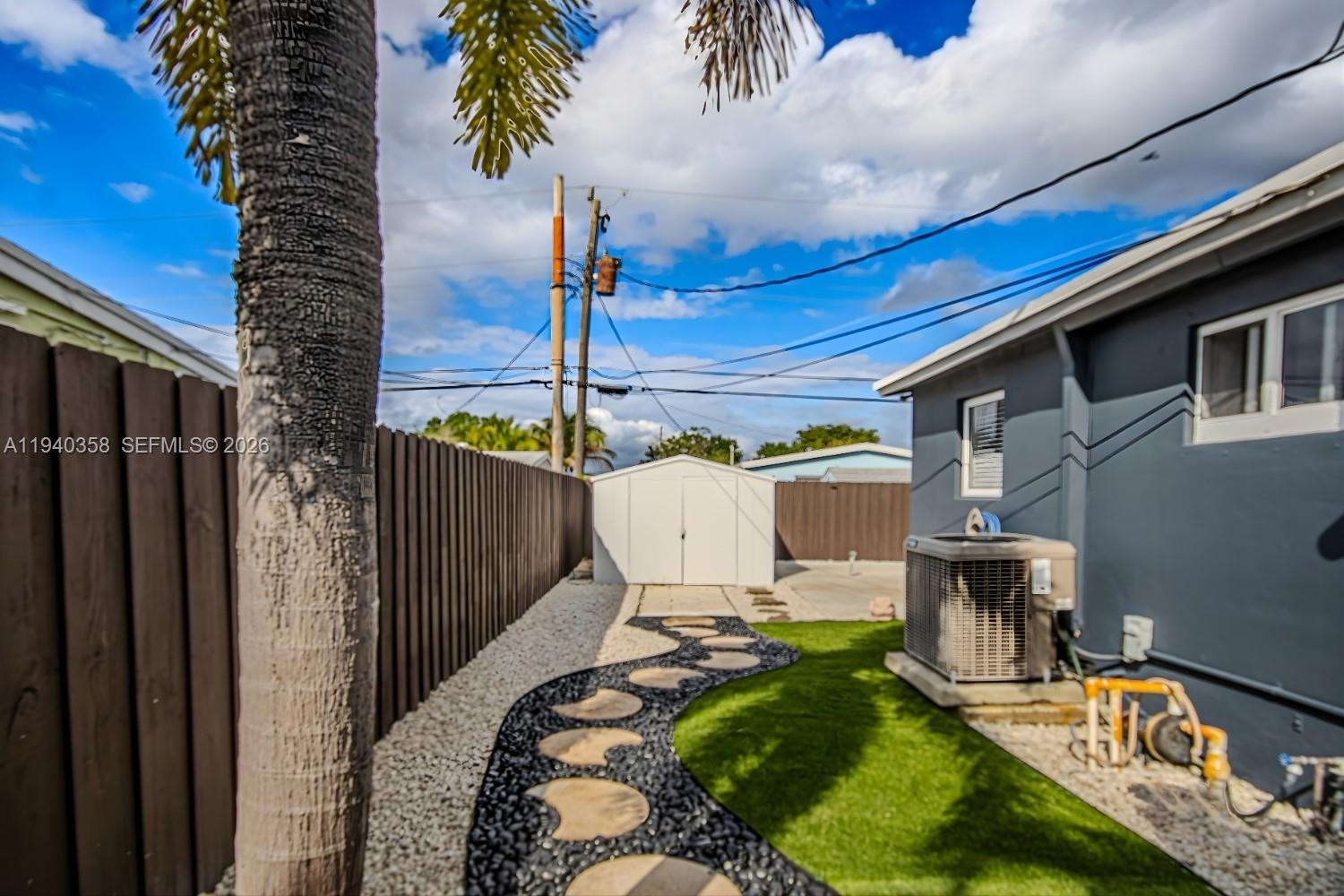 COLLIER ESTATES FIFTH ADD - Residential