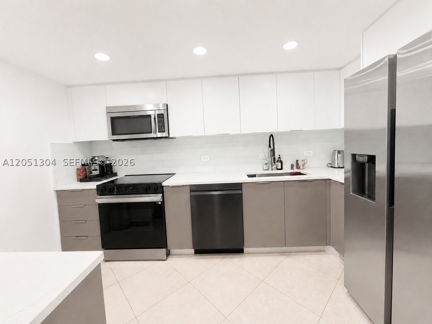20505 E Country Club Dr 537