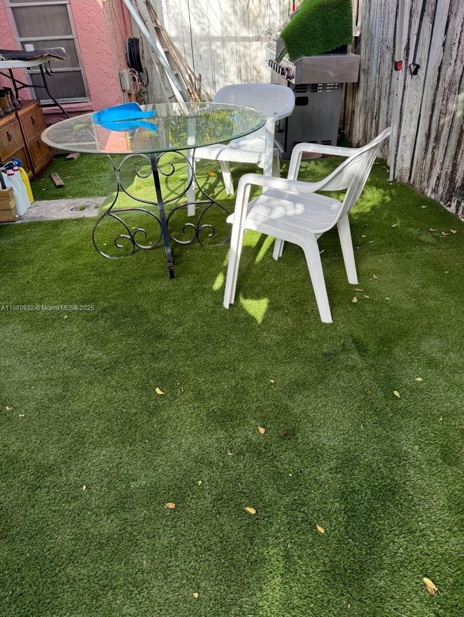 This is a private apartment located on the side of the main house with its own separate entrance.