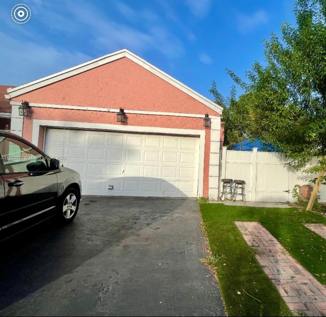 TURTLE BAY - Residential Lease