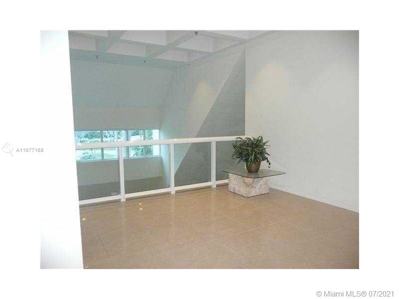 RACQUET CLUB APTS 2 AT BO - Residential Lease