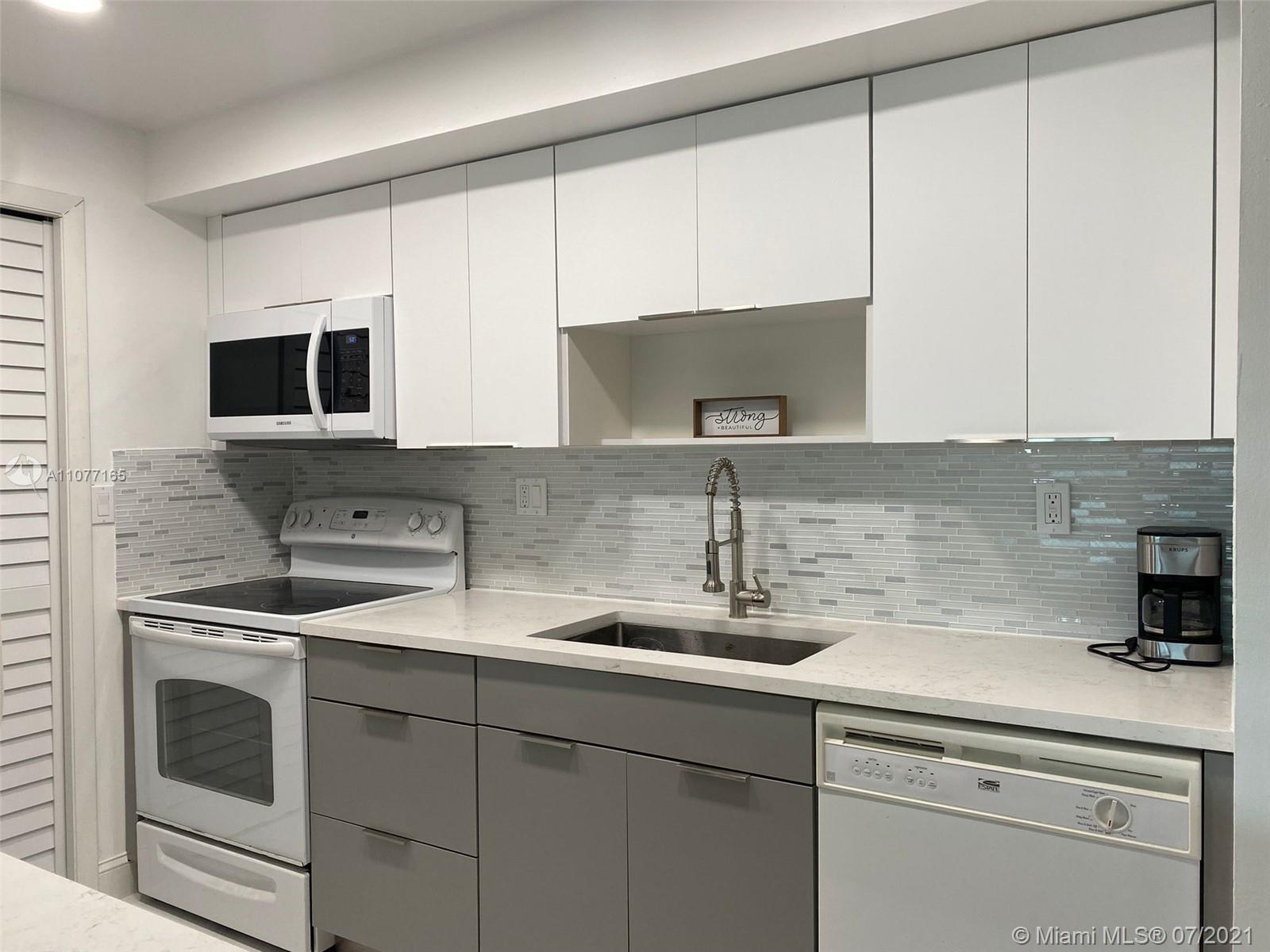 RACQUET CLUB APTS 2 AT BO - Residential Lease