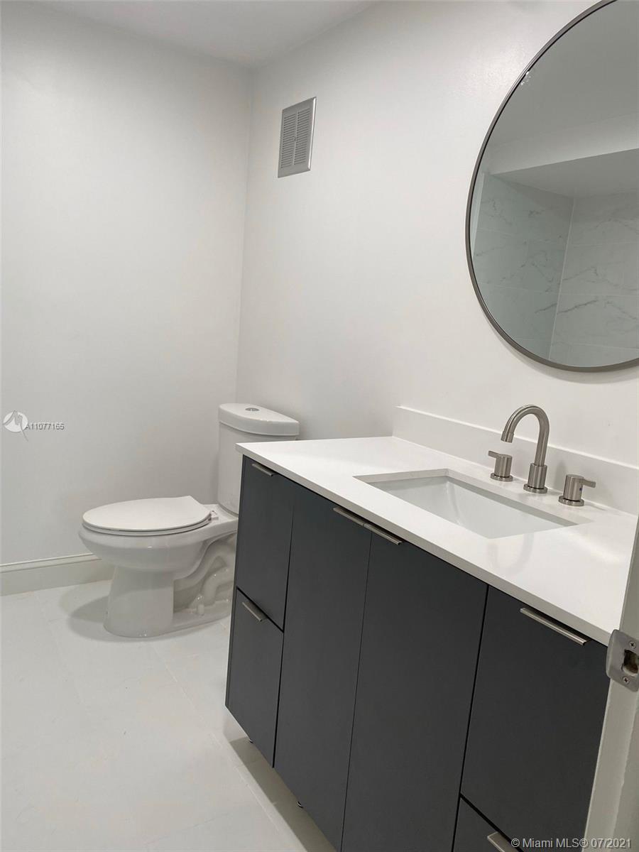 RACQUET CLUB APTS 2 AT BO - Residential Lease