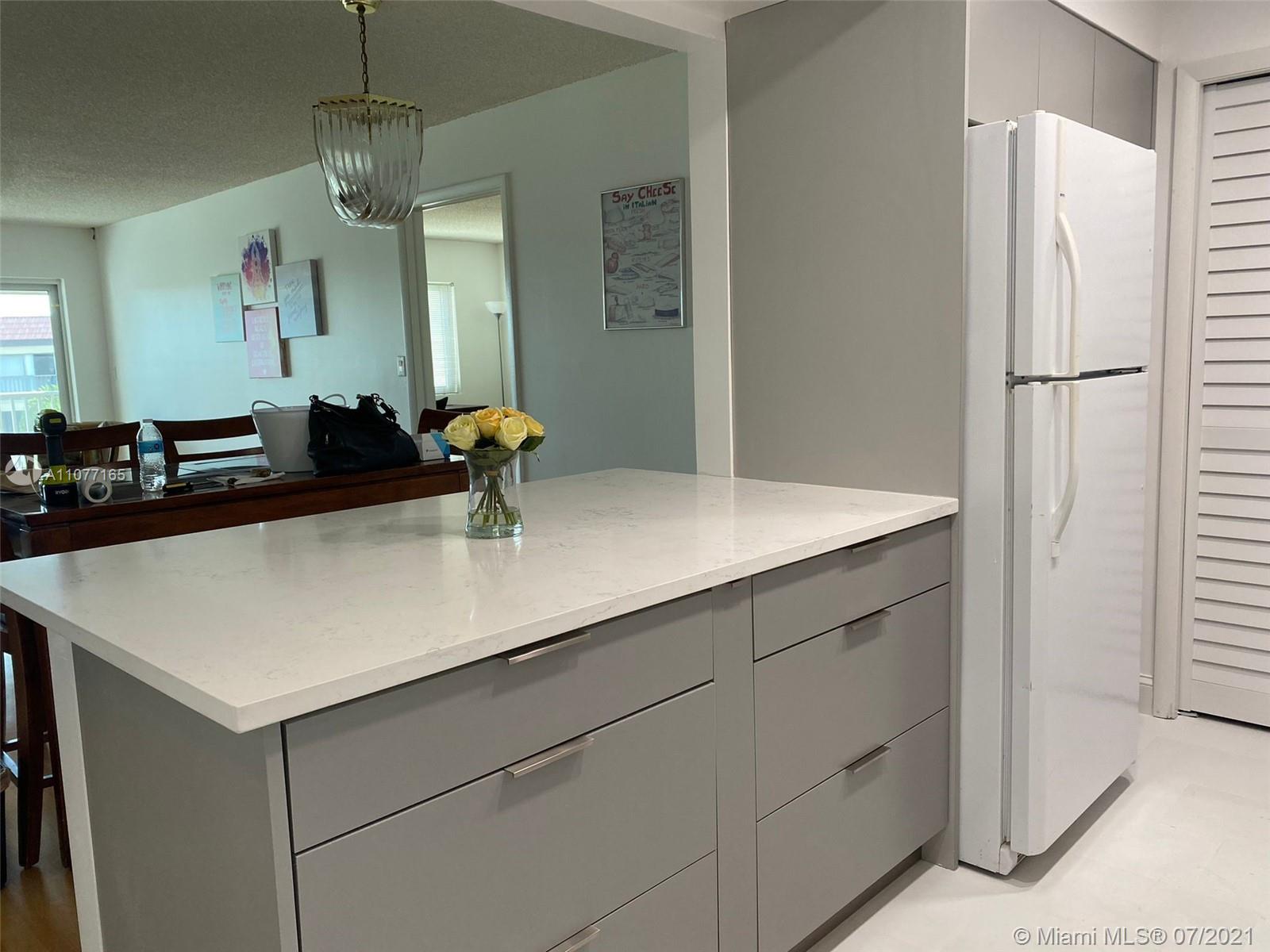 RACQUET CLUB APTS 2 AT BO - Residential Lease