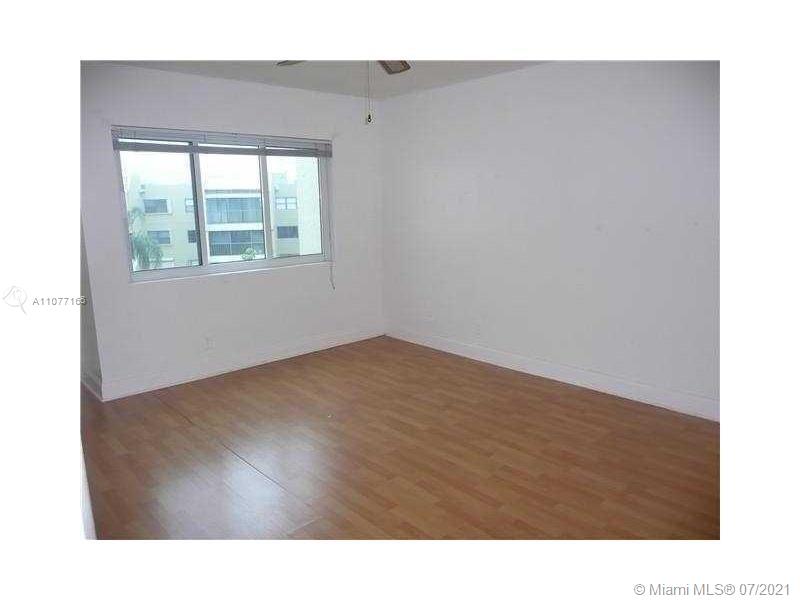 RACQUET CLUB APTS 2 AT BO - Residential Lease