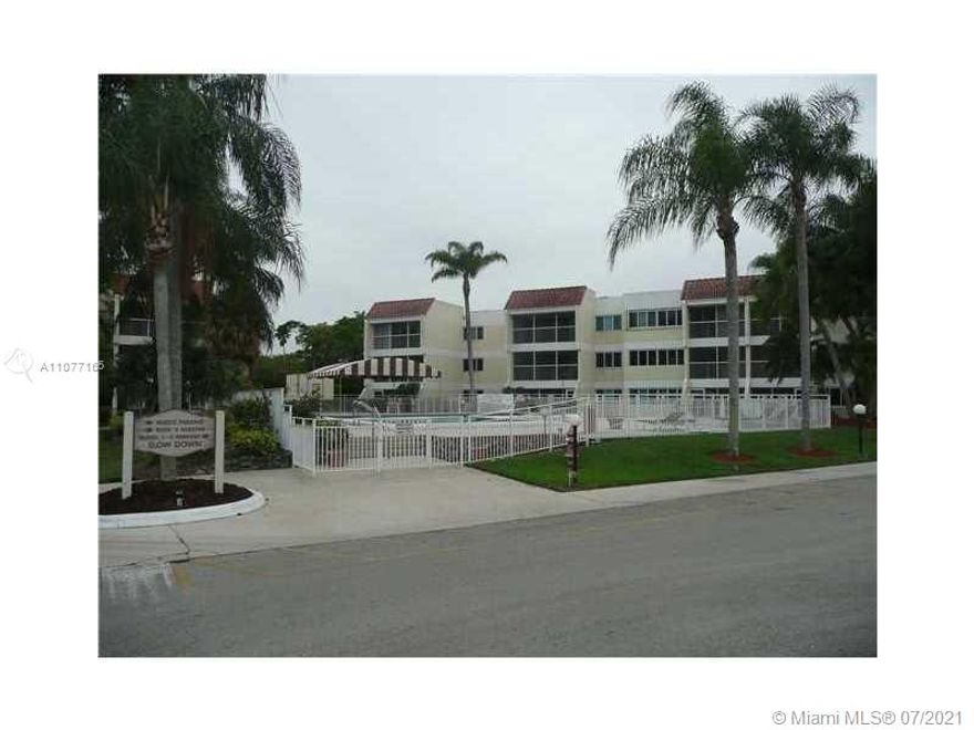 Remodeled beautiful unit in Racquet Club Apts at Bonaventure. Spacious plan. Large screened balcony with water view. Renovated kitchen and bathrooms. Beautiful renovated building. Secure building. Laminated floor. Washer & dryer in unit. Hurricane proof windows. Bonaventure towncenter ammenities available for very low annual fee. Very easy to show. Showassist.