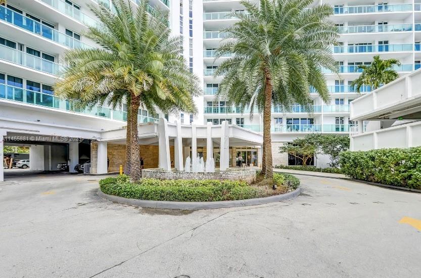 Rental Property at 100 Bayview Dr Ph31, Sunny Isles Beach, Miami-Dade County, Florida - Bedrooms: 2 
Bathrooms: 2  - $5,000 MO.